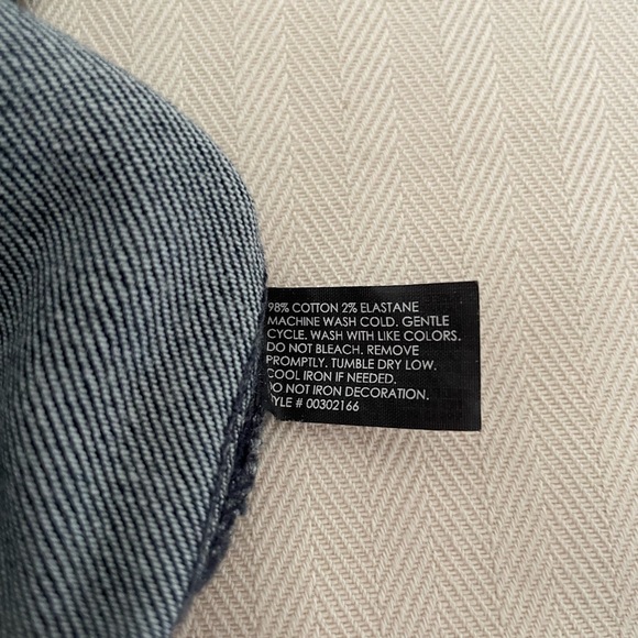 Club Monaco Denim Skirt, Size 4, leather pocket detail. - Picture 5 of 7